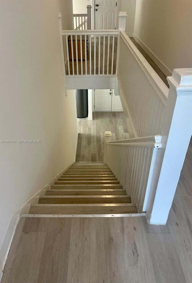 Building Photo - 842 Himmarshee St