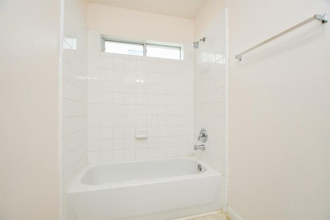 Building Photo - 16323 Woma Ct