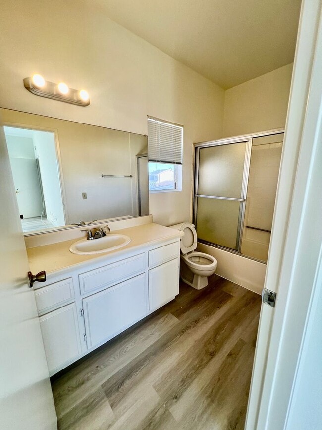 Building Photo - 702 Jay Cir