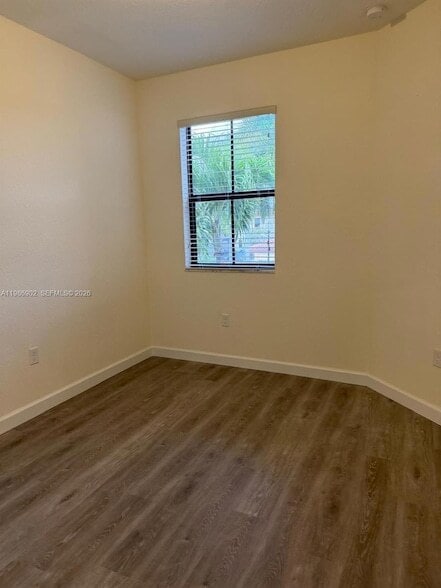 Building Photo - 144 NE 37th Terrace