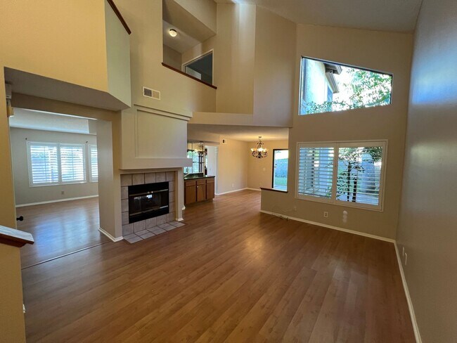 Building Photo - 4955 Galano Dr