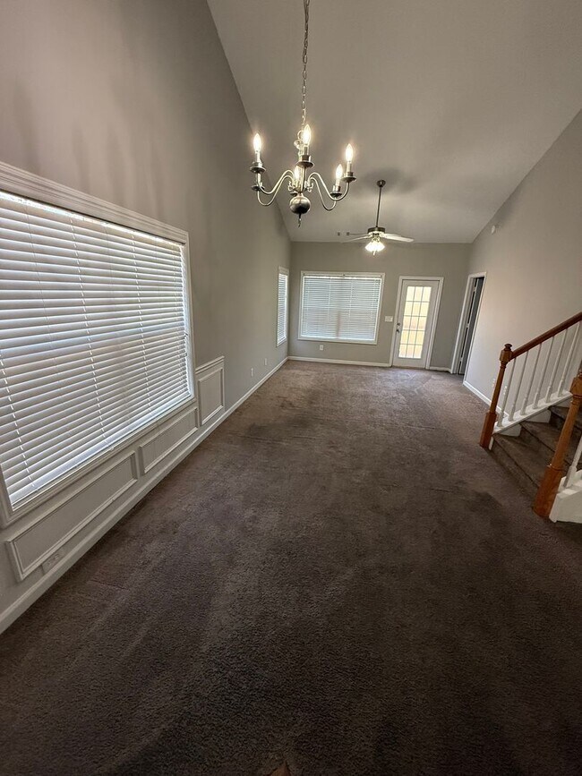 Building Photo - 1434