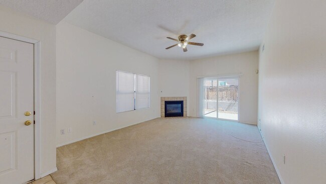 Building Photo - WESTSIDE HOME 3 Bedroom 2 Bath With 2 car garage