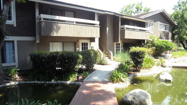 Building Photo - 172 Streamwood