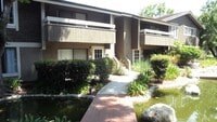 Building Photo - 172 Streamwood