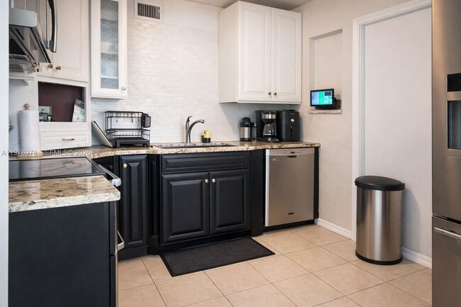 Building Photo - 30 NE 26th St