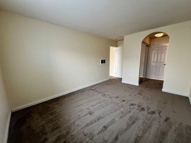 Building Photo - Beautiful Condo For Rent Near in Linda Vista