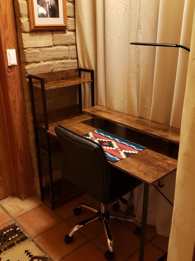 Building Photo - 28 W San Marcos Rd