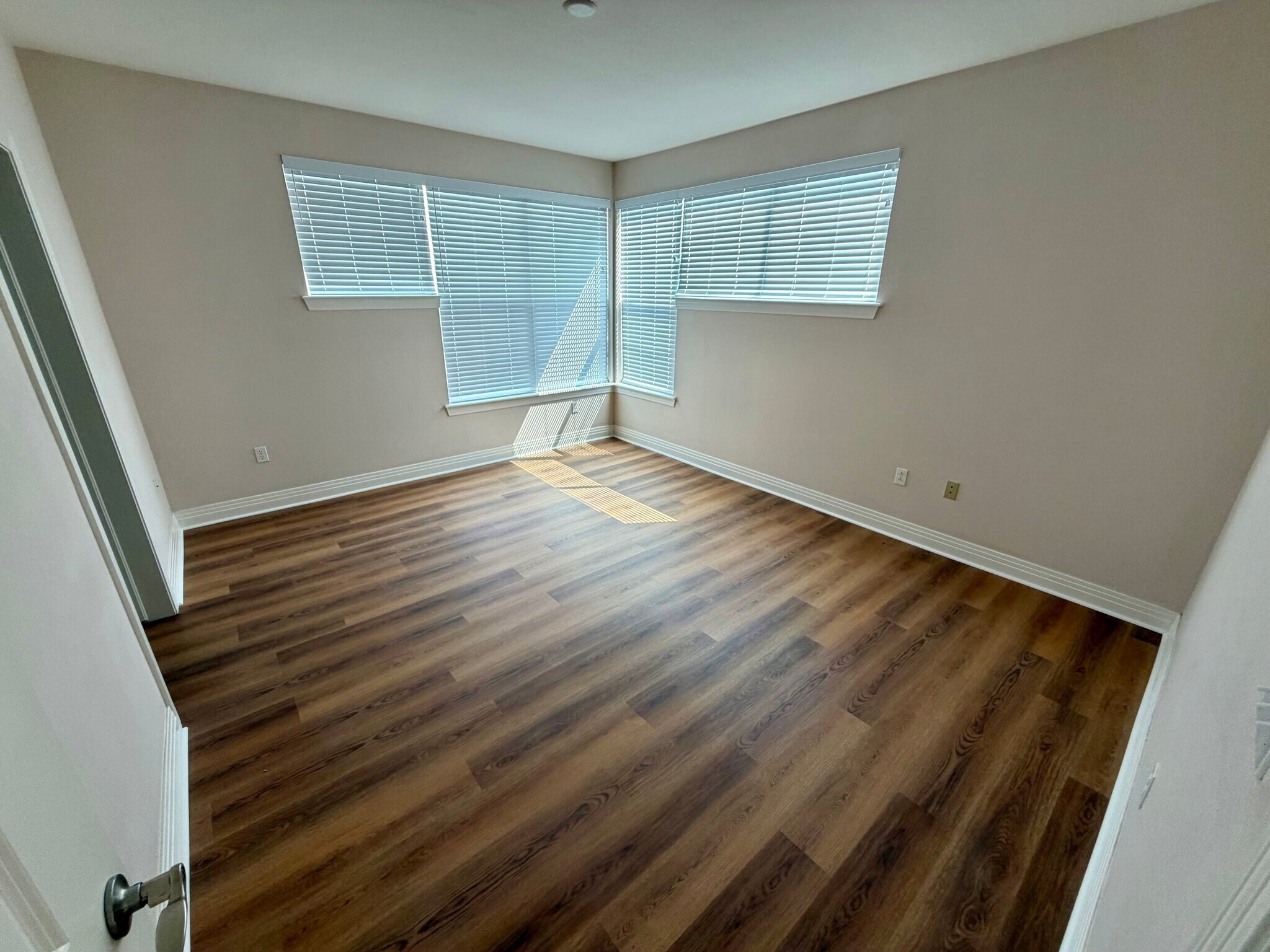 Building Photo - 9039 E Panorama Cir