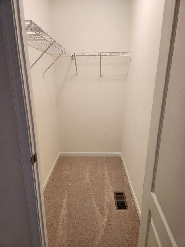 Building Photo - 24 Orch Grn Dr