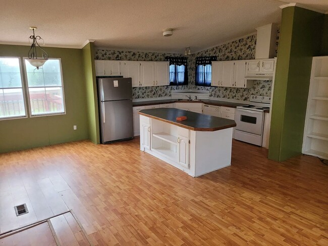 Building Photo - 715 Briar Ridge Way