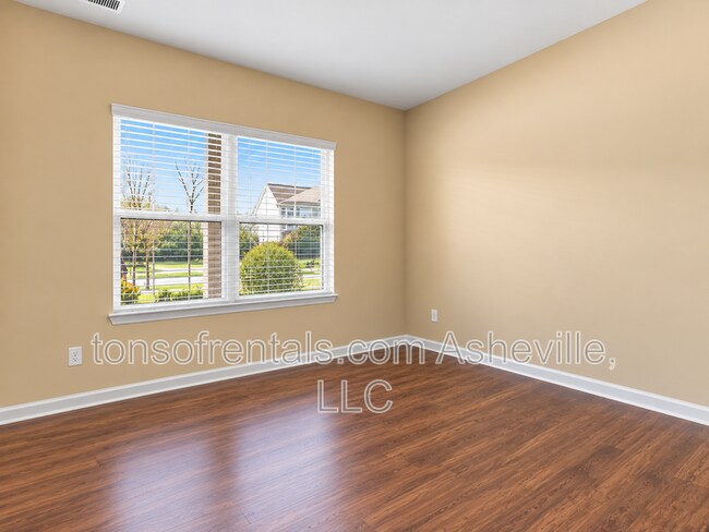 Building Photo - 141 Wheatfield Rd