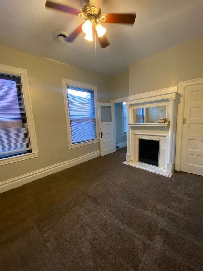 Building Photo - 1309 E Carson St