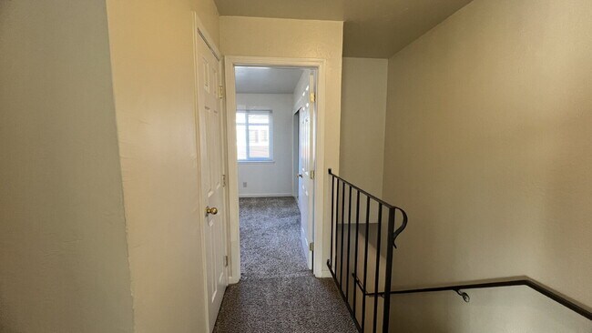 Building Photo - ** Move in special $1995 moves you in - Includes Deposit and January 2026 Rent. ** Updated interi...