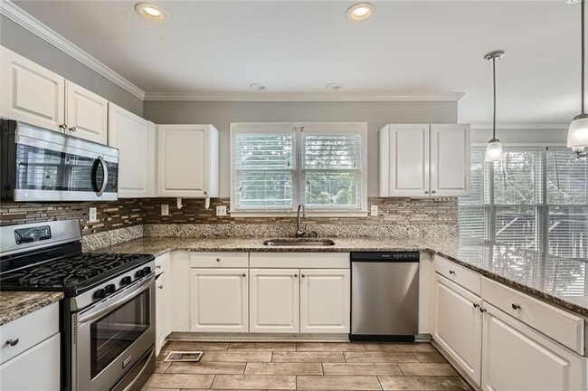 Building Photo - 2478 Saluda Dr NW