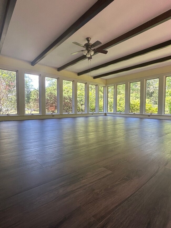 Building Photo - 87 Davis St