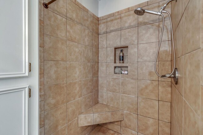 Building Photo - 340 Willow Ridge Cove