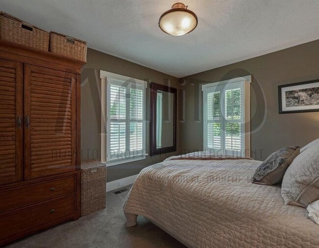 Building Photo - **COMING SOON** Stunning South Hill Home