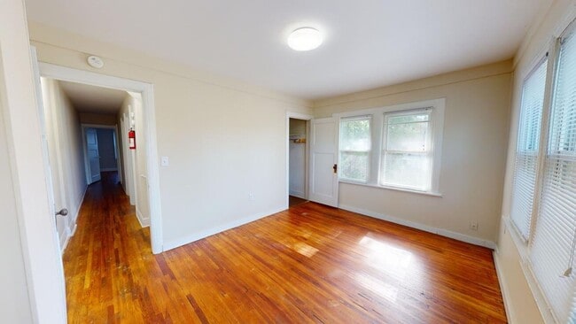 Building Photo - 137 Crestview Rd