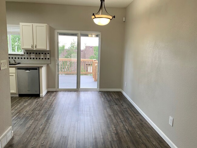 Building Photo - *STUNNING* 3 BEDROOM IN STETSON HILLS