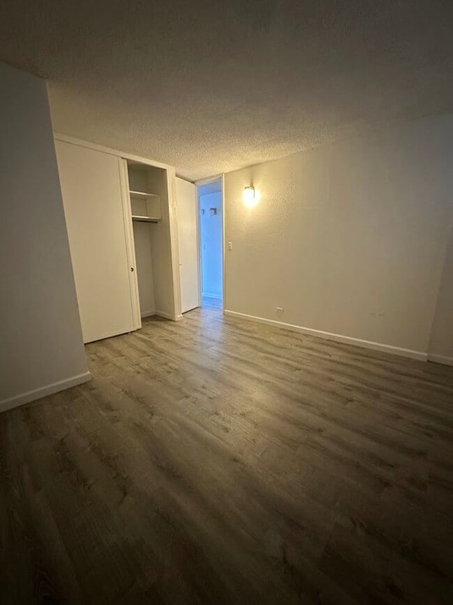 Building Photo - The Continental 2 bedroom, 1 bath, 1 assig...