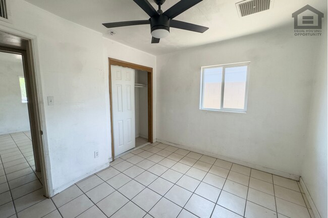 Building Photo - 4Bed/2Bath House at Glendale Ave/19th Ave! Ready for Immediate Move-In! – RV GATE! NO HOA!
