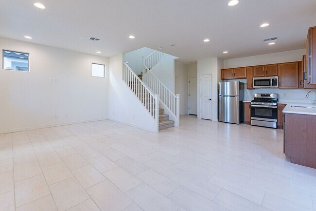 Building Photo - Three Bedrooms! Newer Neighborhood - conve...