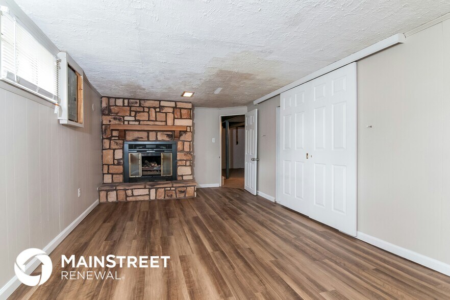 Building Photo - 702 Lynn Haven Ln