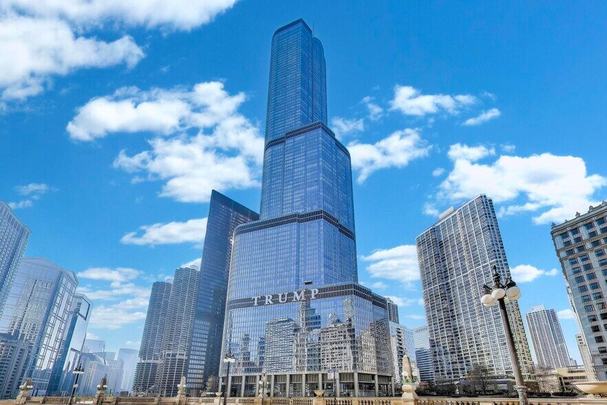 Building Photo - 401 N Wabash Ave