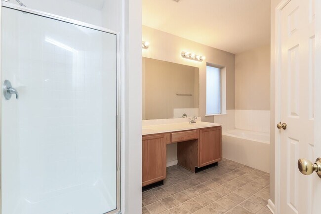 Building Photo - 3219 Candlepine Dr