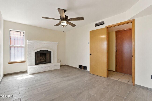 Building Photo - 6900 Imperial Ridge Dr