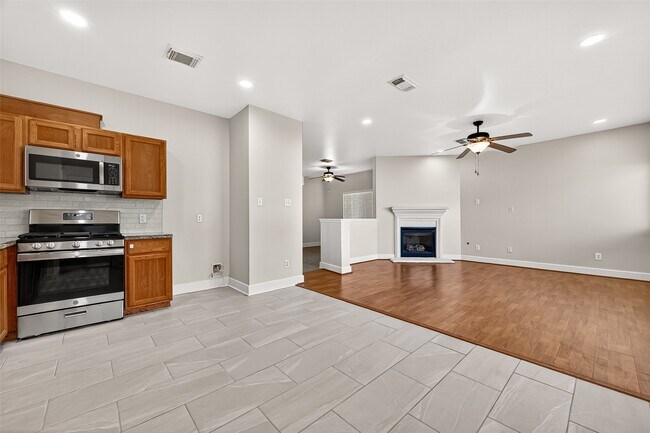 Building Photo - 6247 Settlers Lake Cir E