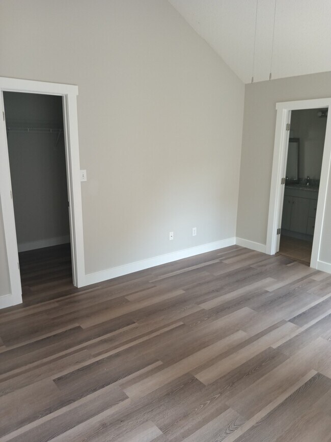 Building Photo - 12150 Brownestone View Dr