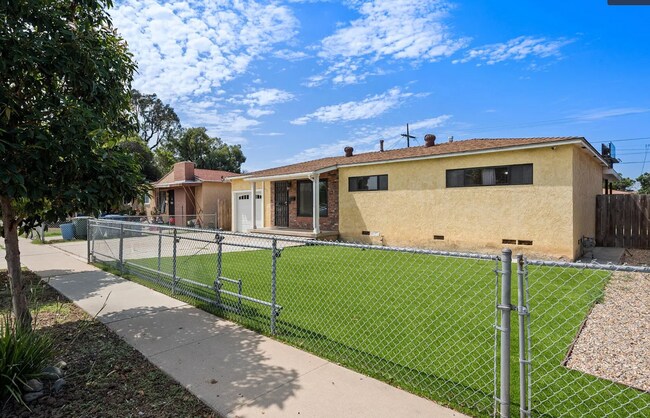 Building Photo - 690 Woodlawn Ave