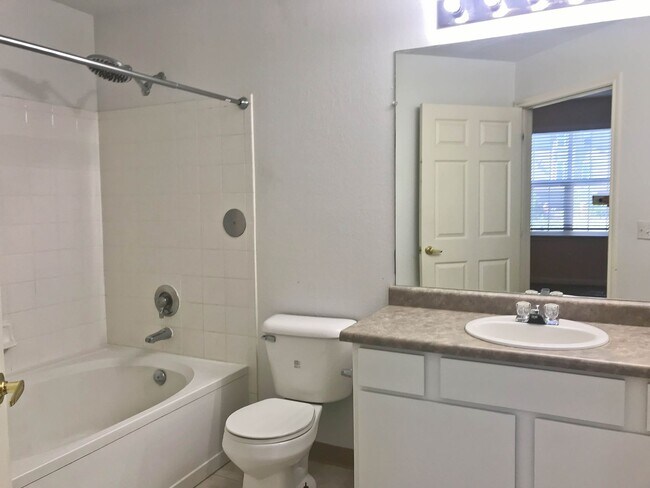 Building Photo - No Maintenance Lifestyle!