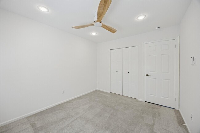 Building Photo - 128 Granite Hill Ct