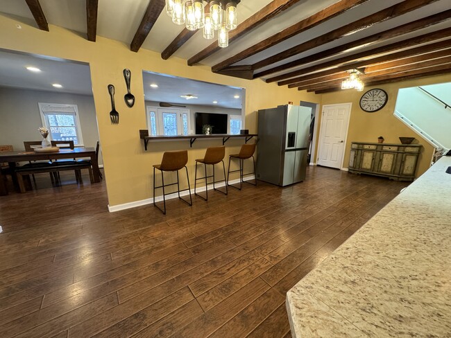 Building Photo - 312 Lehigh Dr