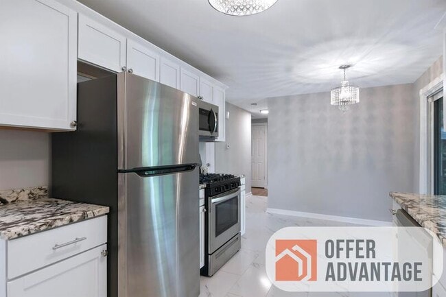 Building Photo - 11 Wellington Rd