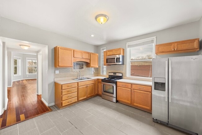 Building Photo - 6649 S Rhodes Ave