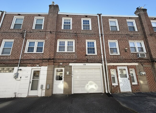 Building Photo - 119 W Madison Ave