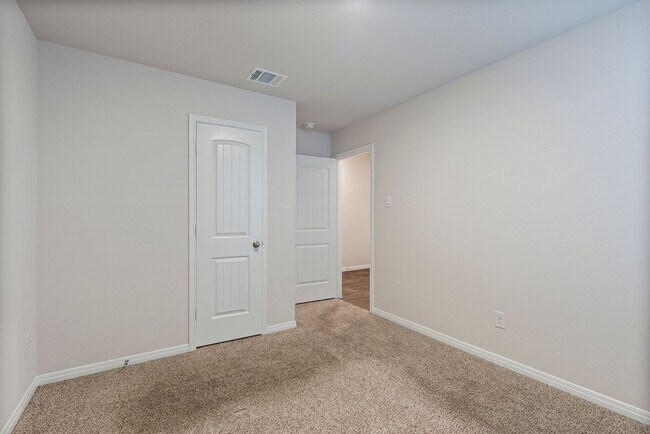 Building Photo - 176 Texas Palmetto Cir