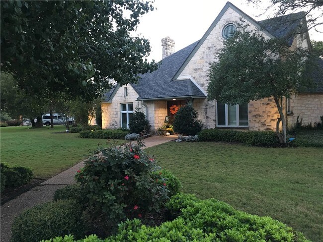 Building Photo - 6800 Western Oaks Blvd