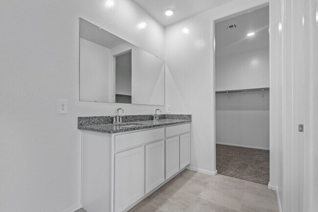 Building Photo - Beautiful 5-Bed Dream Home in The Village at Copper Basin