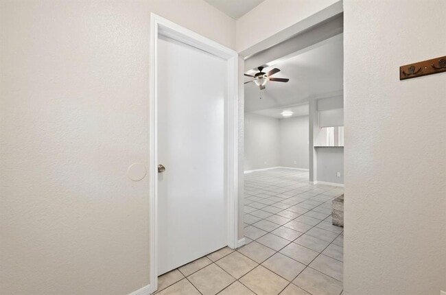 Building Photo - 2514 Howellwood Wy
