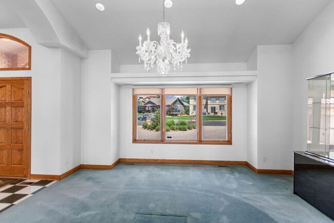 Building Photo - 3957 Valley Oak Dr