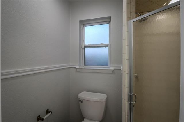 Building Photo - 2213 Shady Brook Dr