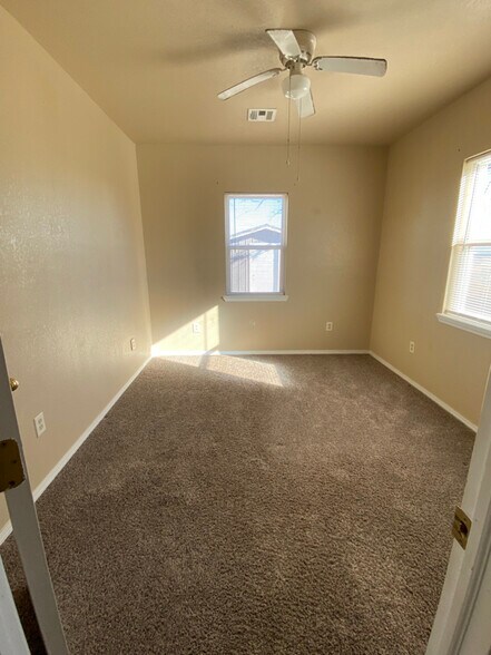 Building Photo - 3309 8th St