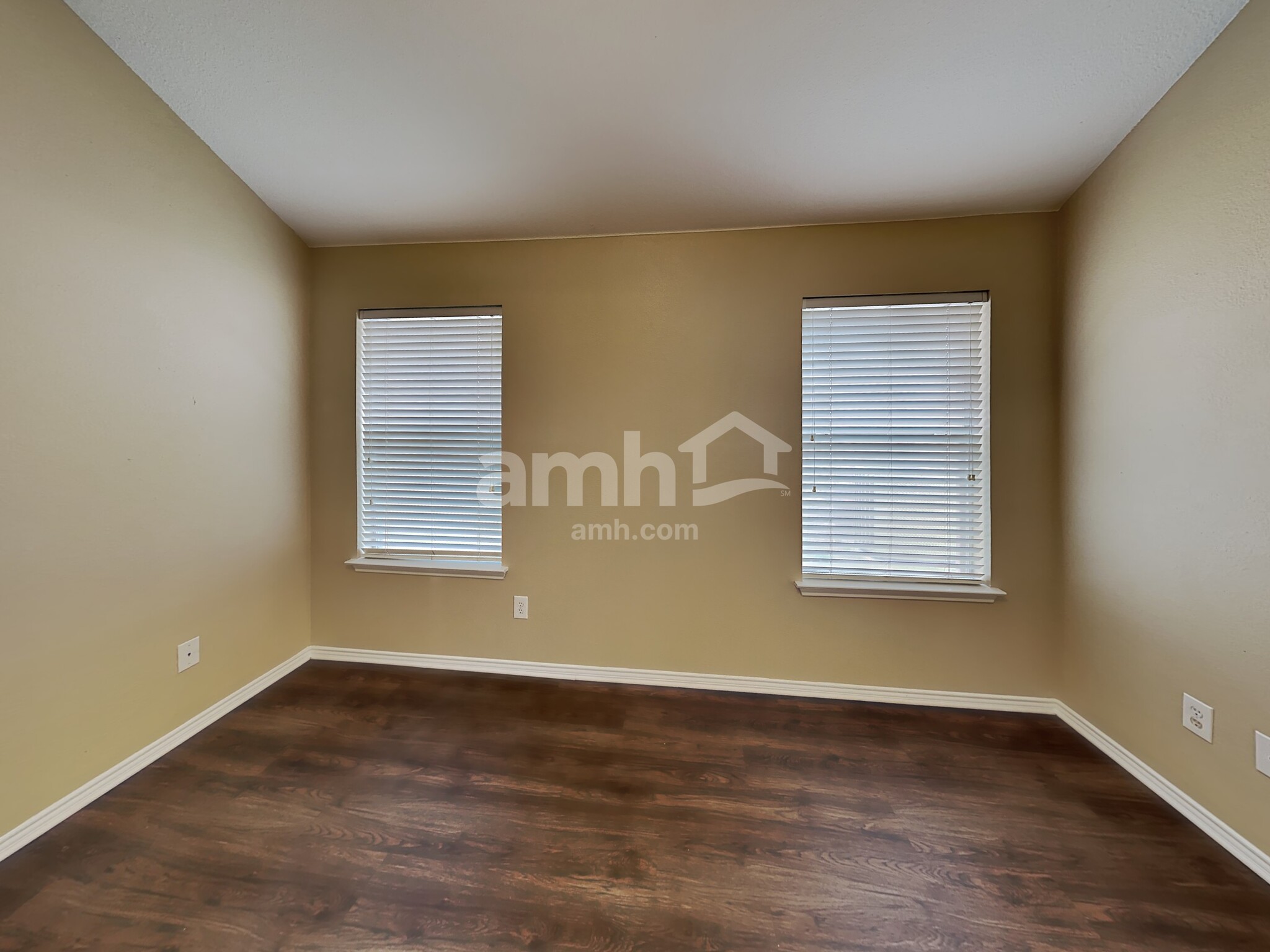Building Photo - 476 Round Rock Dr
