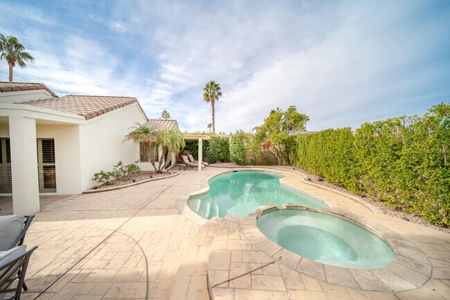 Building Photo - 43512 Via Magellan Dr