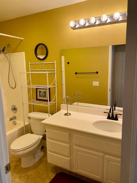 Building Photo - 35301 Saguaro Dr